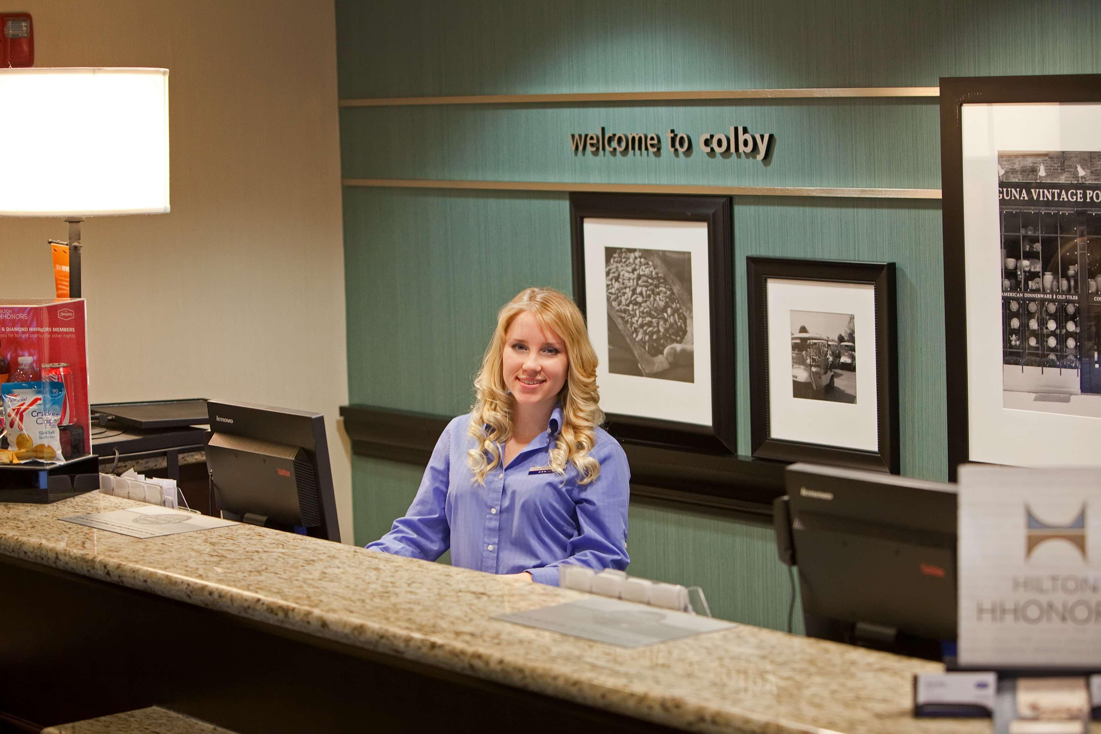 Hampton Inn Colby Exterior foto